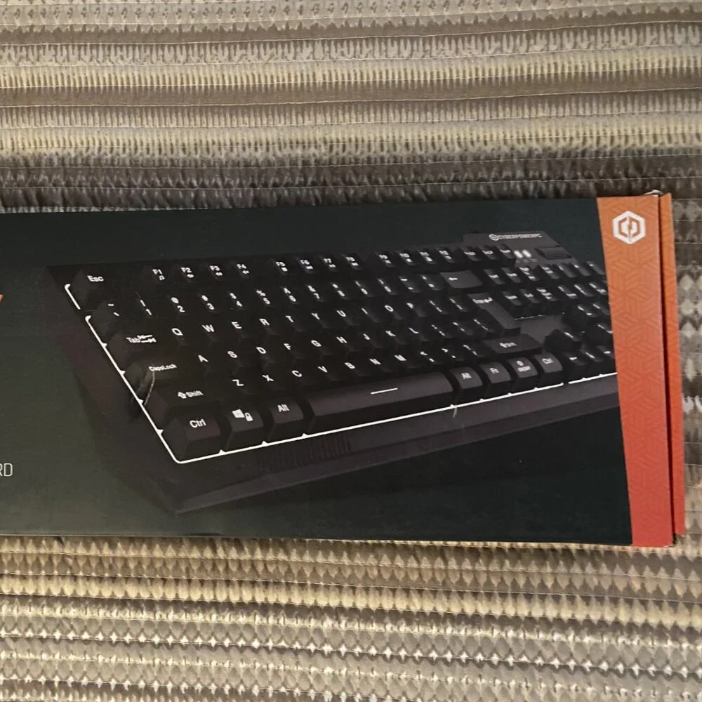 CyberpowerPC Play Ready Wired Gaming Keyboard 01 NOHI and M1 131 Gaming Mouse